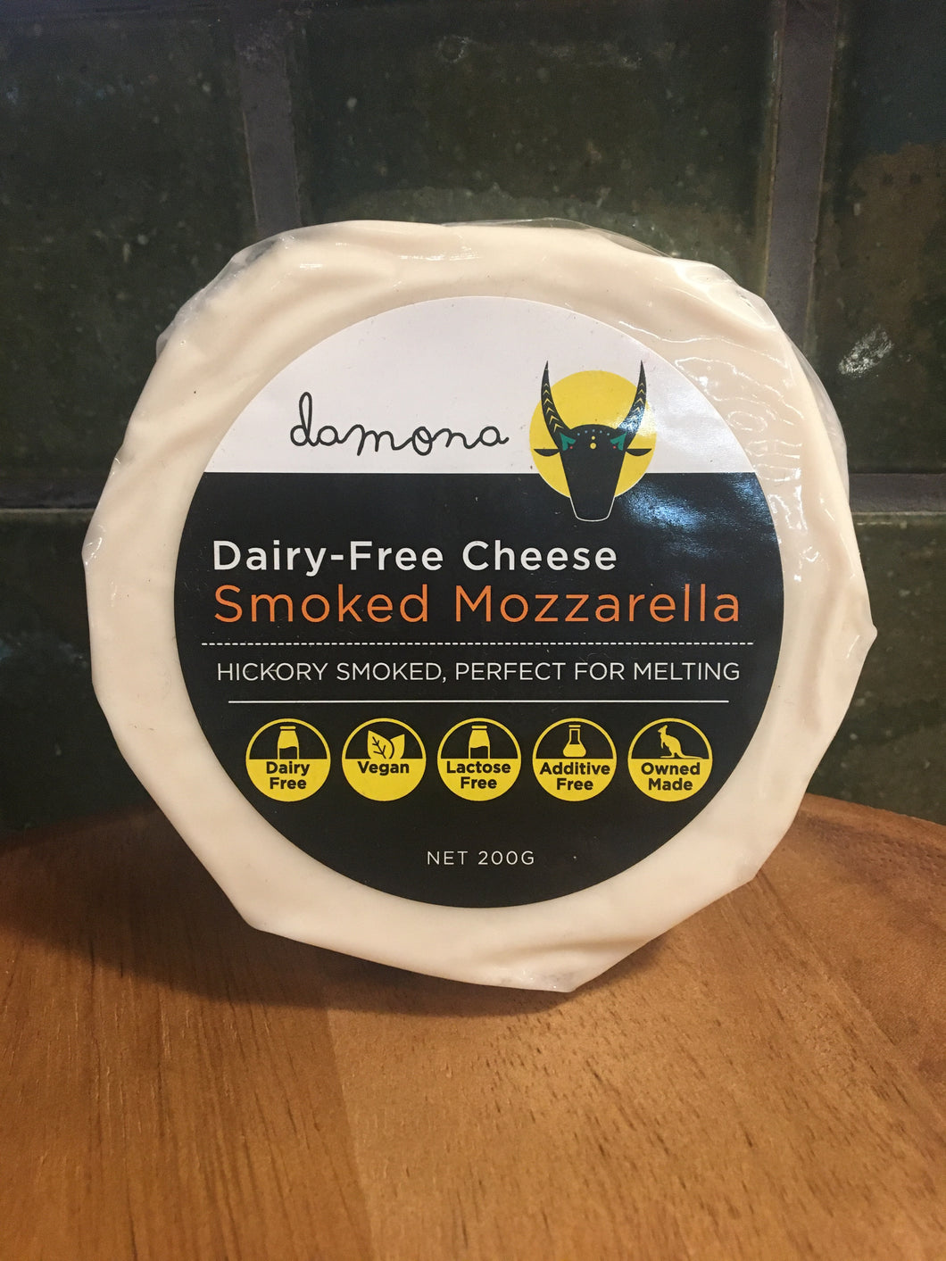 Damona Dairy Free Smoked Mozzarella 200g