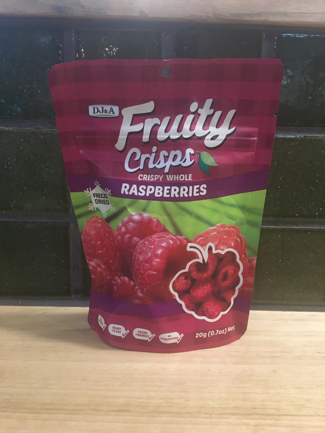 DJ&A Fruity Crisps Raspberry 20g