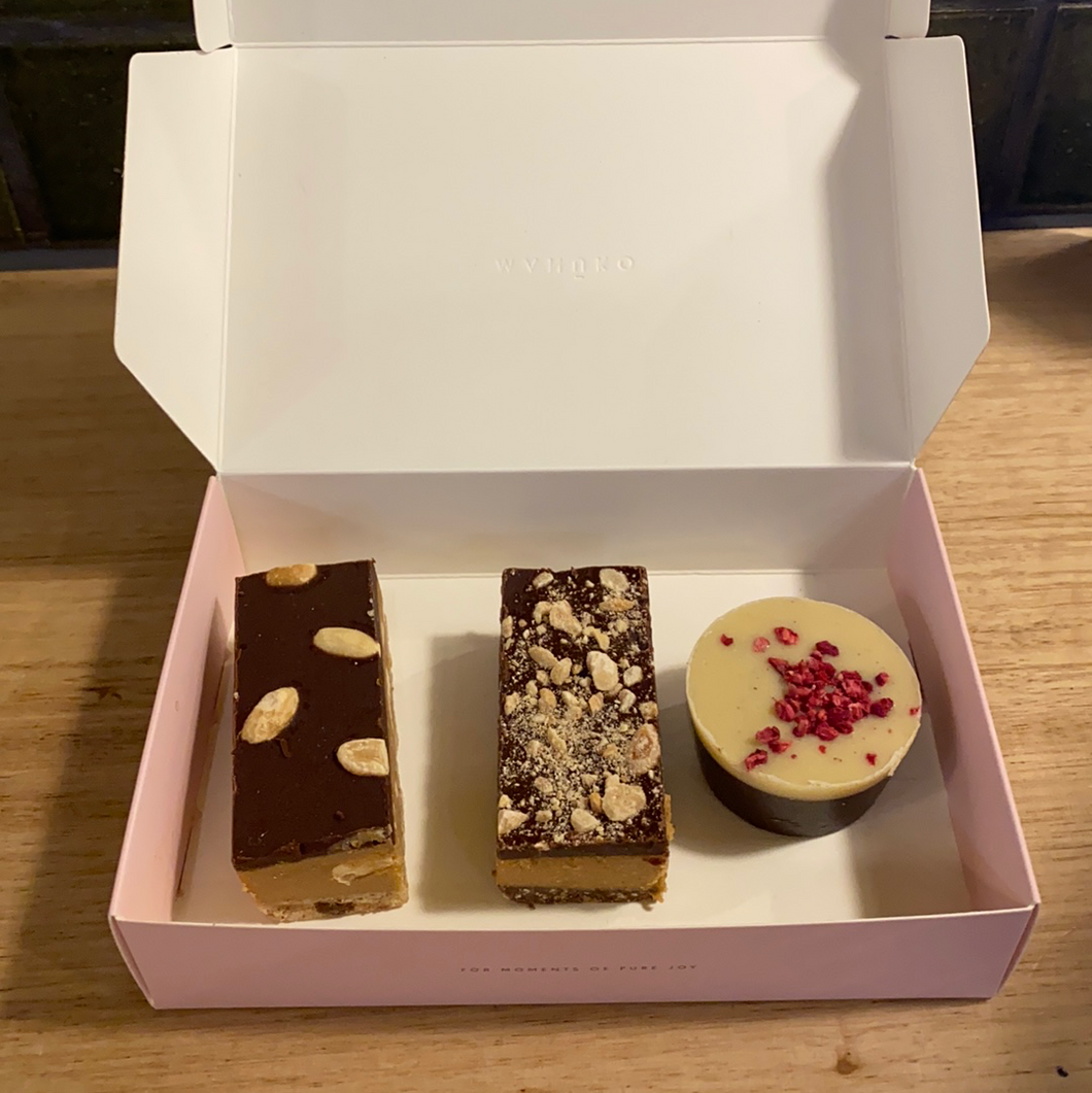 Manuko Raw Vegan Cake of the Day 3pk