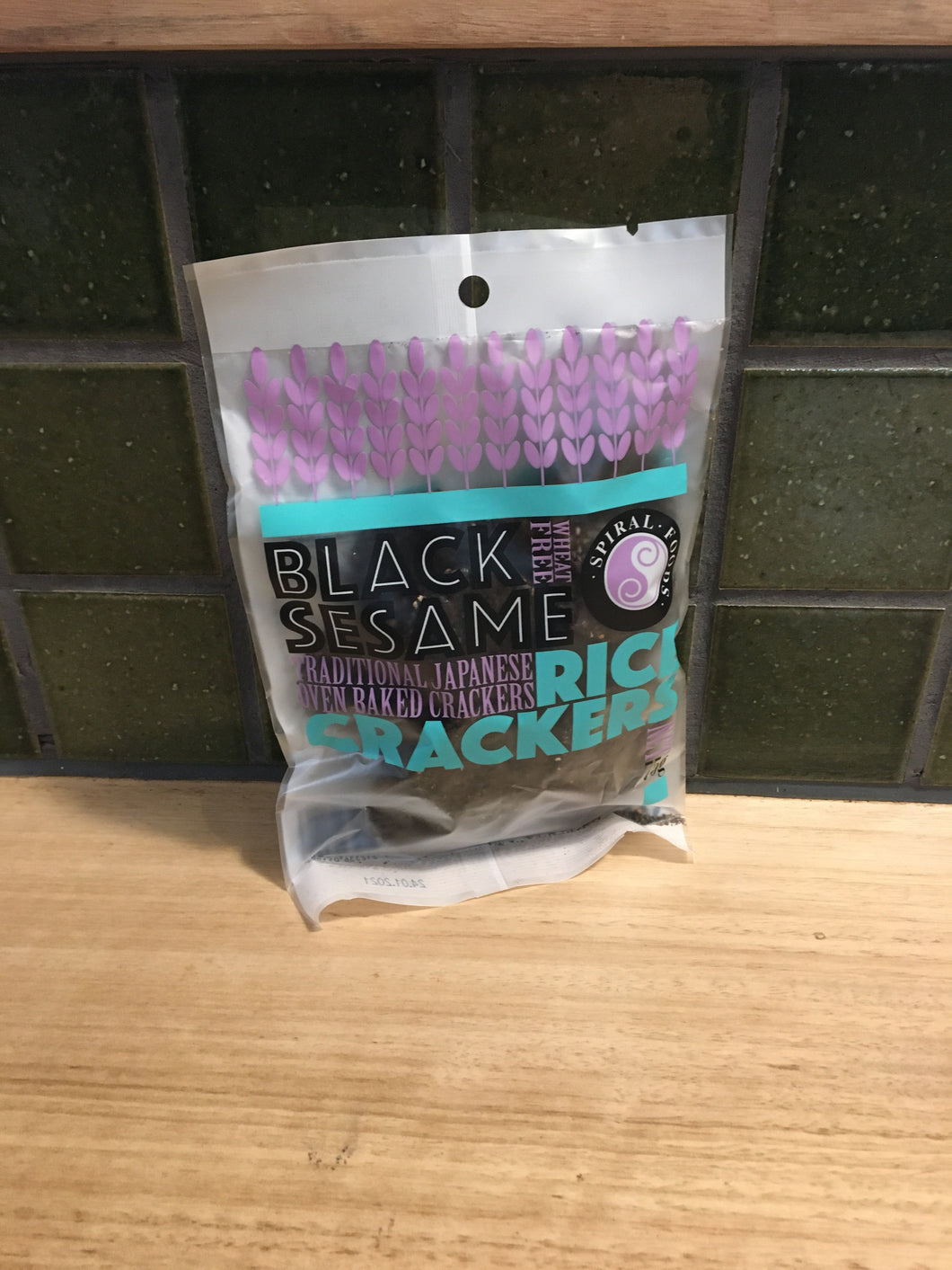 Spiral Rice Crackers Black Sesame 75g